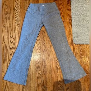 Lululemon size 6 gray sweats in perfect condition.